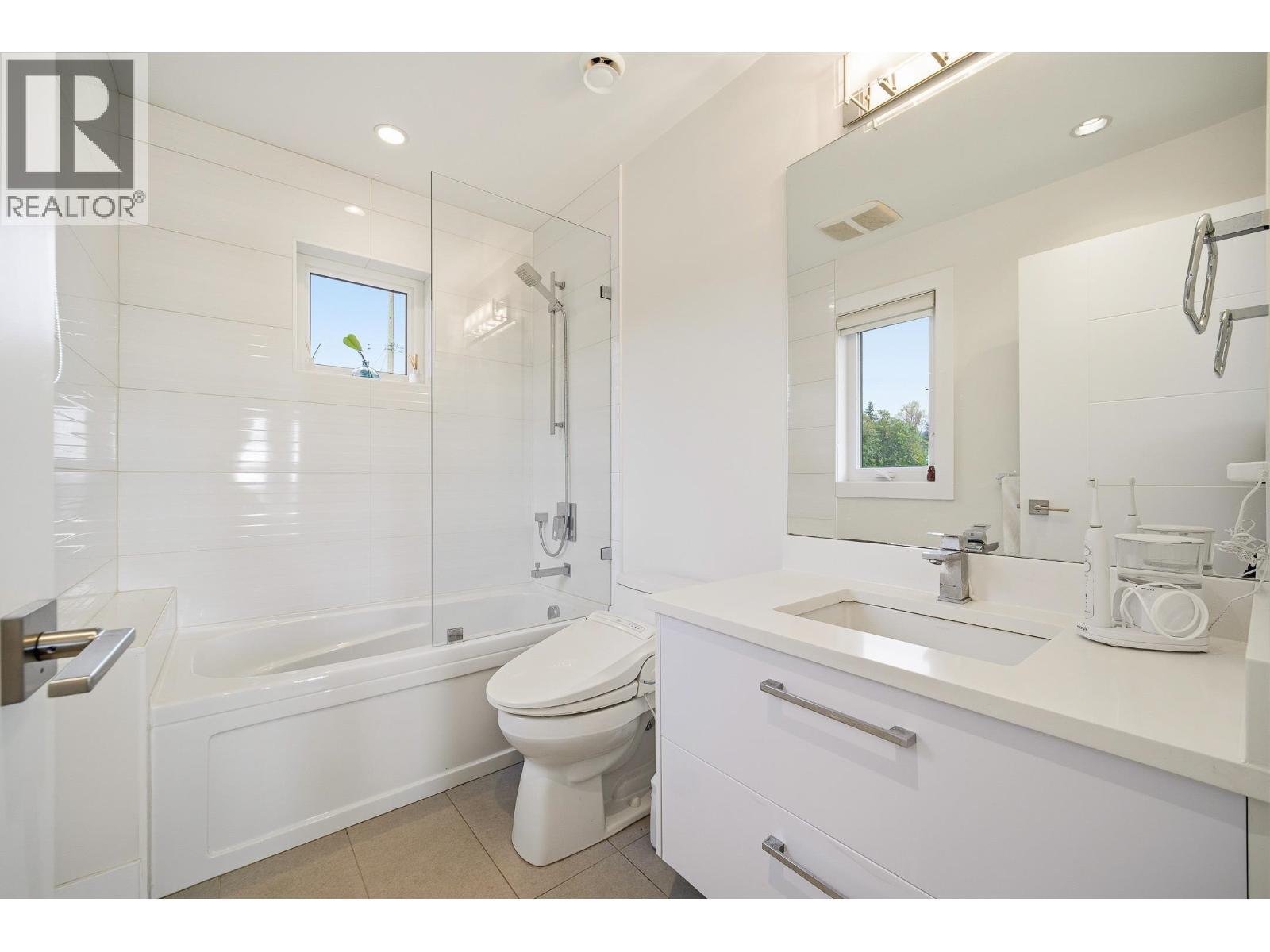 1468 Kings Avenue, West Vancouver, BC - Indoor Photo Showing Bathroom