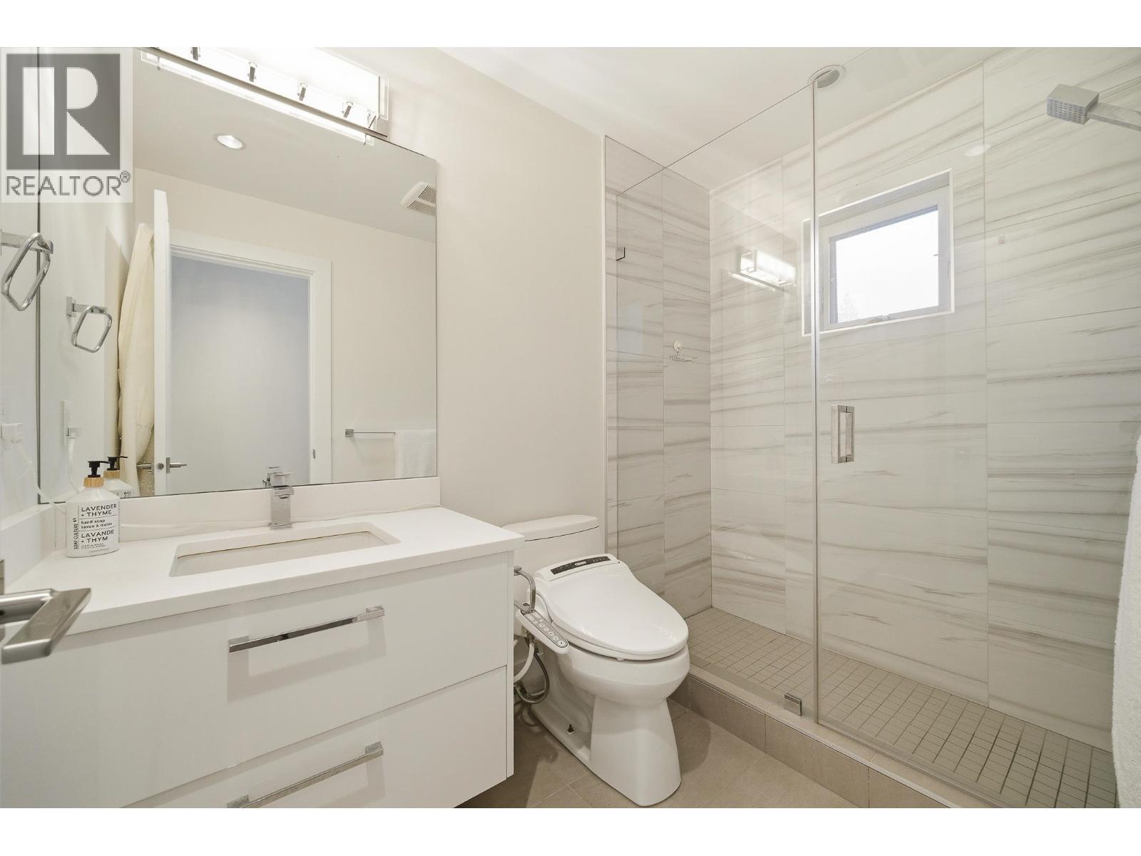 1468 Kings Avenue, West Vancouver, BC - Indoor Photo Showing Bathroom