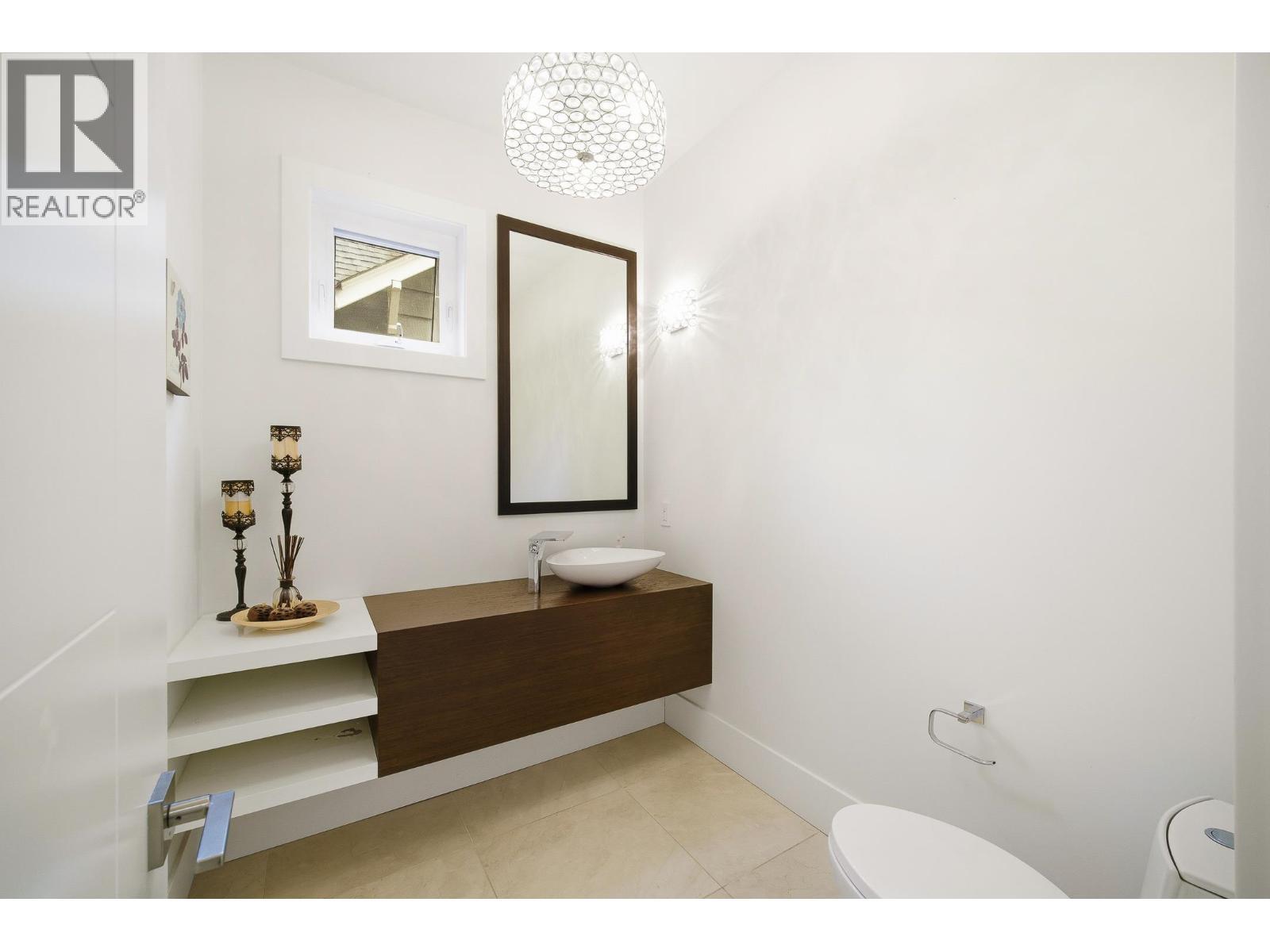 1468 Kings Avenue, West Vancouver, BC - Indoor