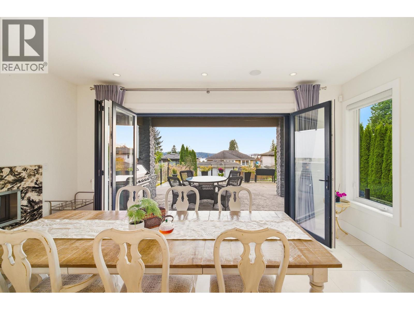 1468 Kings Avenue, West Vancouver, BC - Indoor Photo Showing Dining Room