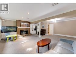 2706 EDGEMONT BOULEVARD North Vancouver, BC V7R 2N2