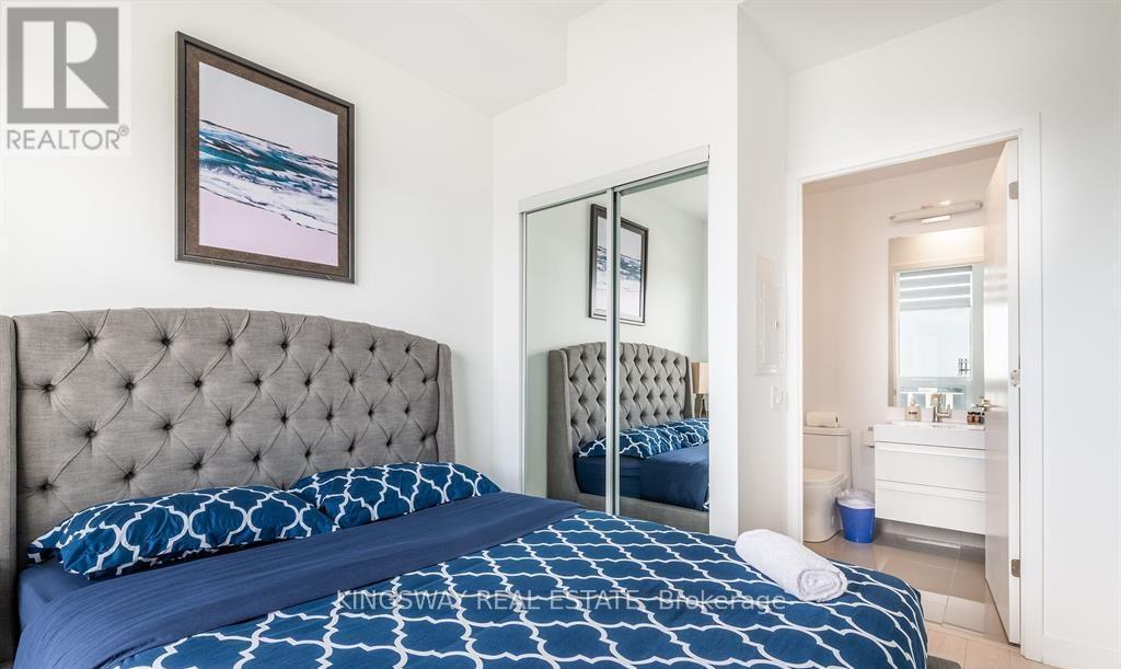 3901 - 39 Roehampton Avenue, Toronto, ON - Indoor Photo Showing Bedroom