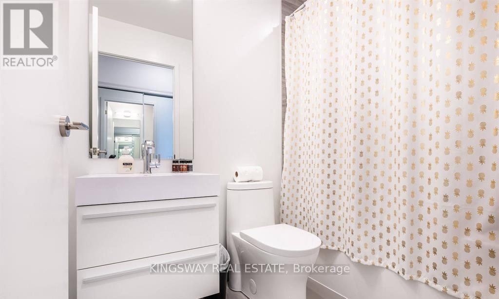 3901 - 39 Roehampton Avenue, Toronto, ON - Indoor Photo Showing Bathroom