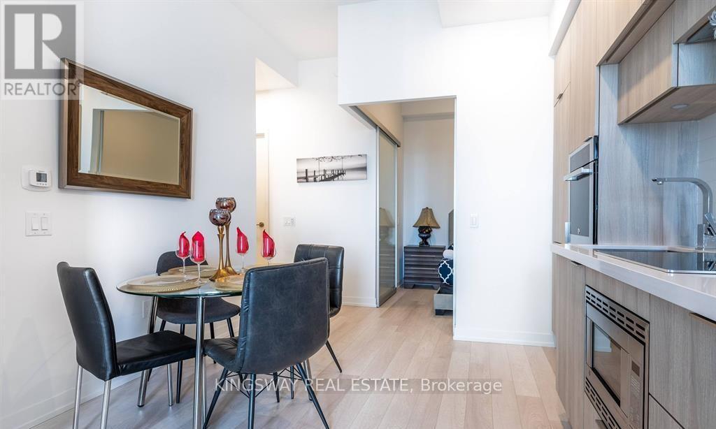 3901 - 39 Roehampton Avenue, Toronto, ON - Indoor