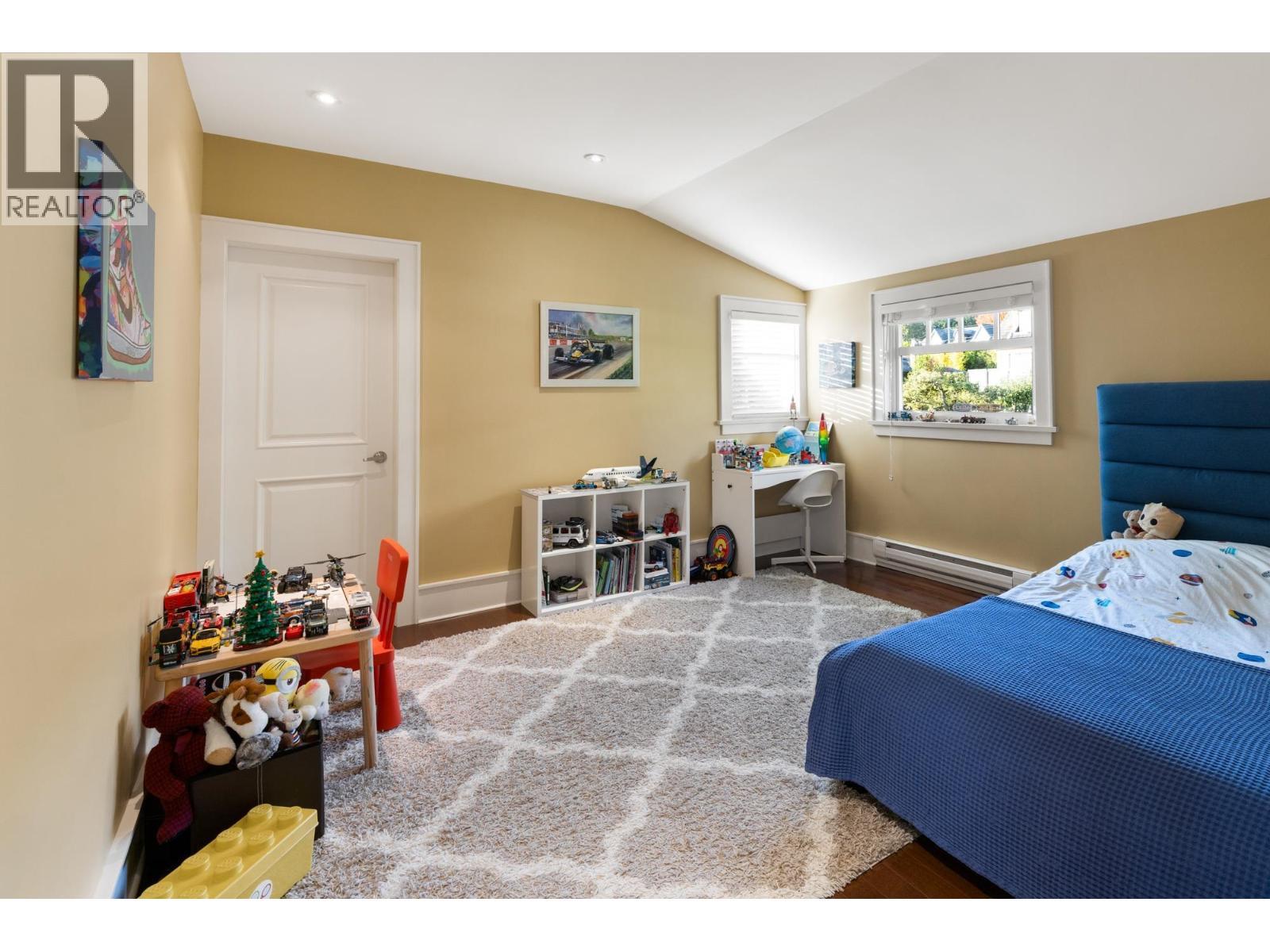 2623 Lawson Avenue, West Vancouver, BC - Indoor Photo Showing Bedroom