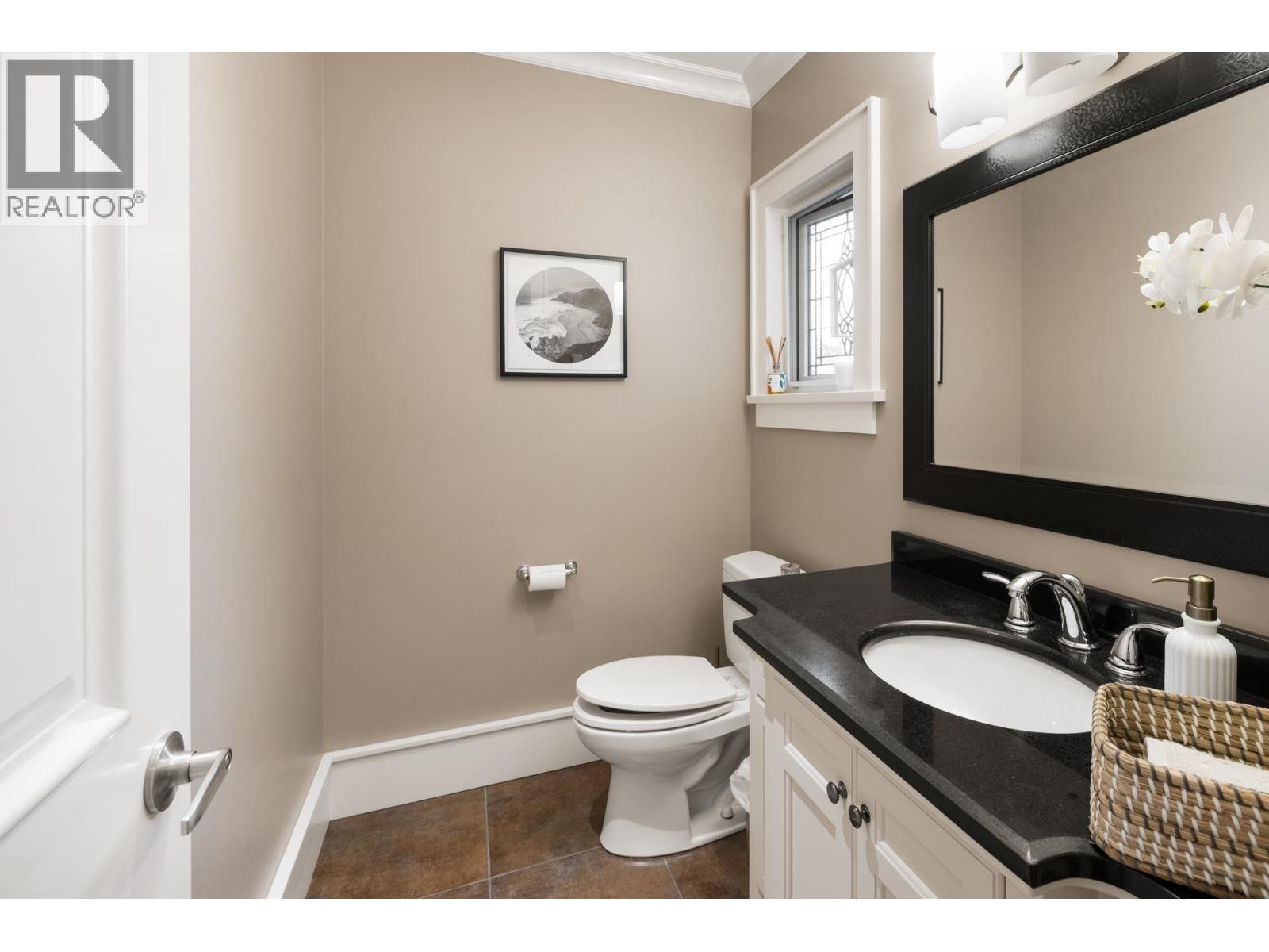 2623 Lawson Avenue, West Vancouver, BC - Indoor Photo Showing Bathroom