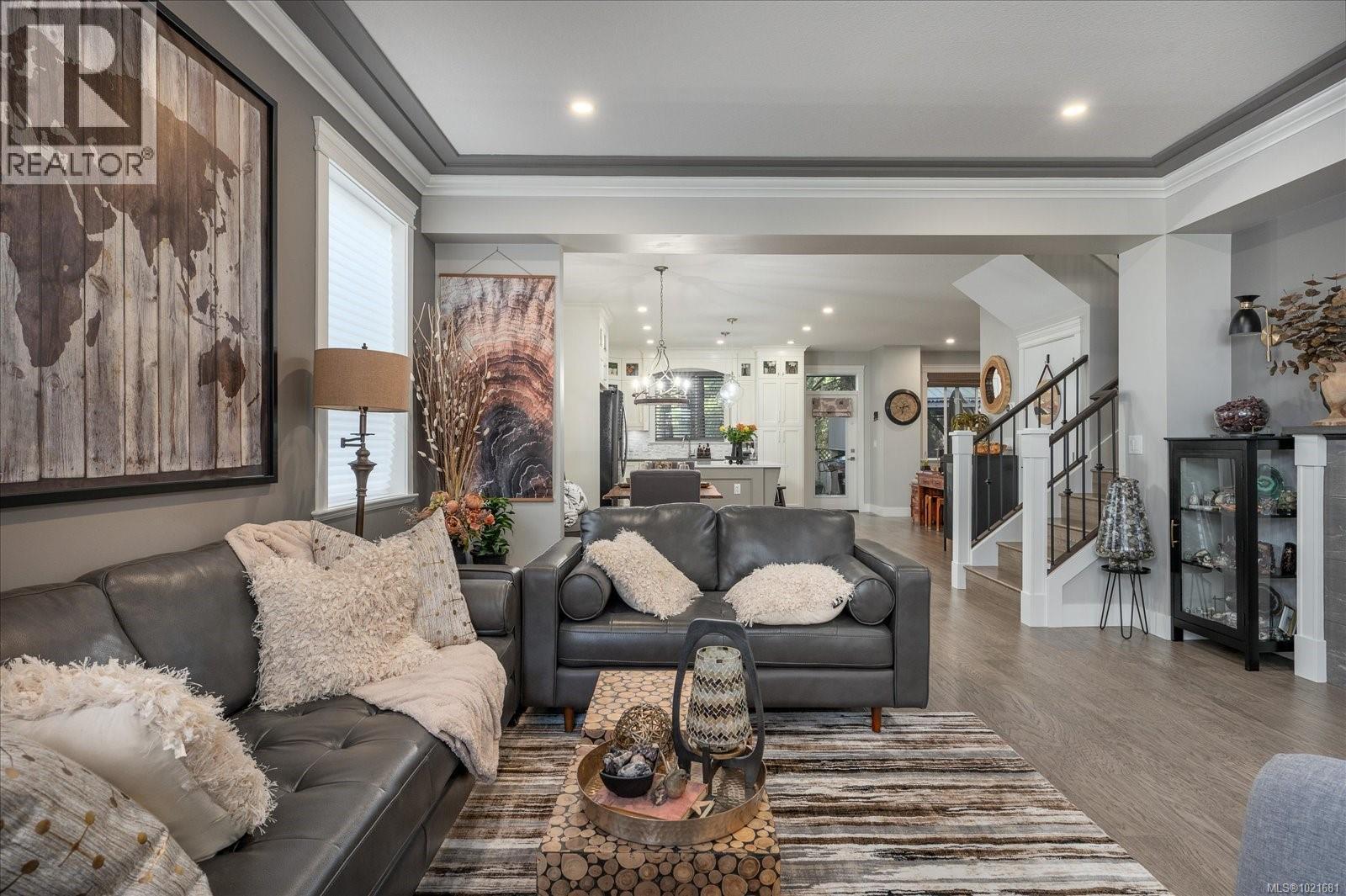 9048 Driftwood Dr, Chemainus, BC - Indoor Photo Showing Living Room