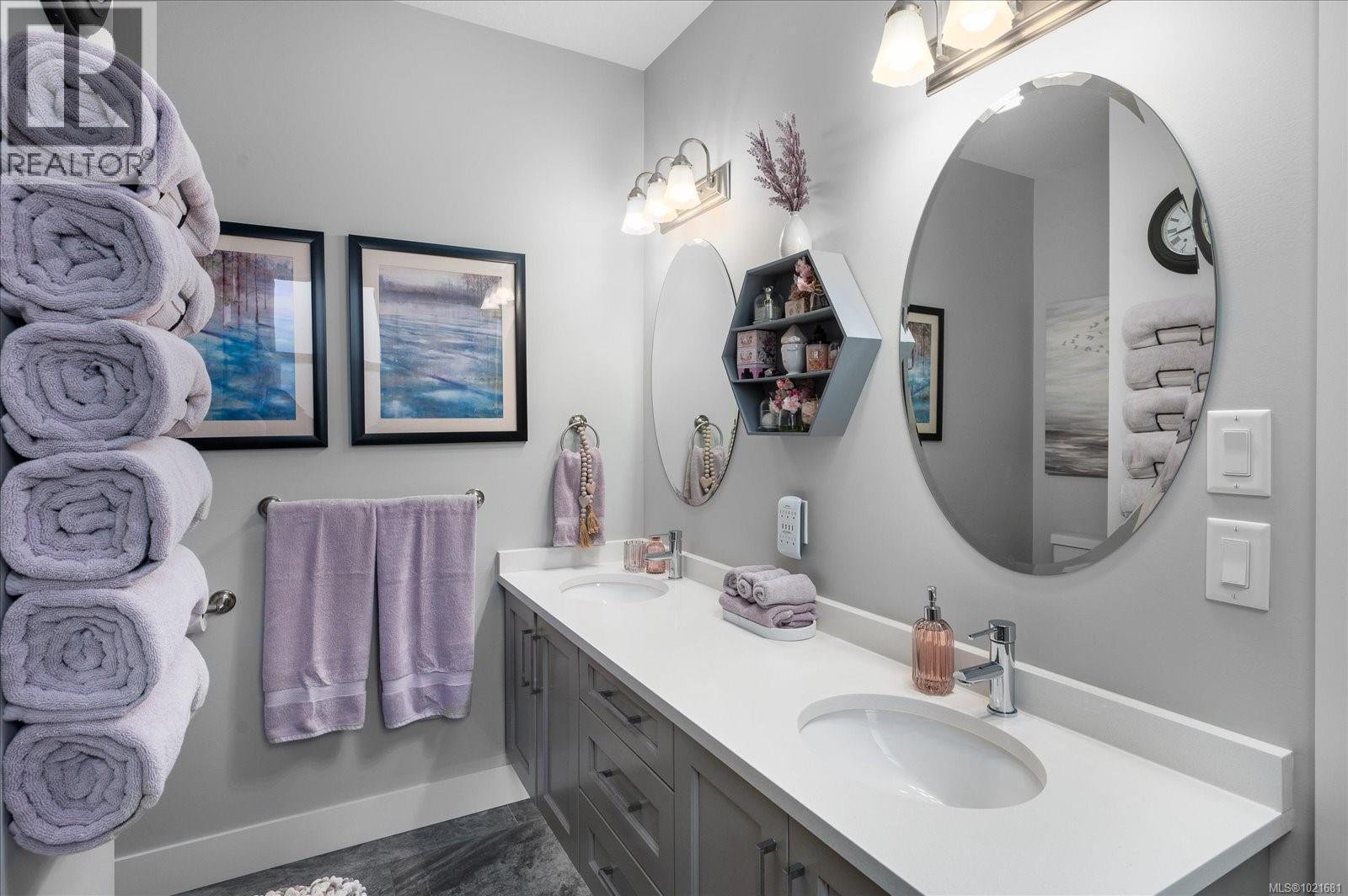 9048 Driftwood Dr, Chemainus, BC - Indoor Photo Showing Bathroom