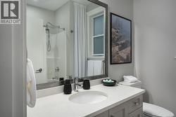 Upstairs main 4 pc bath -