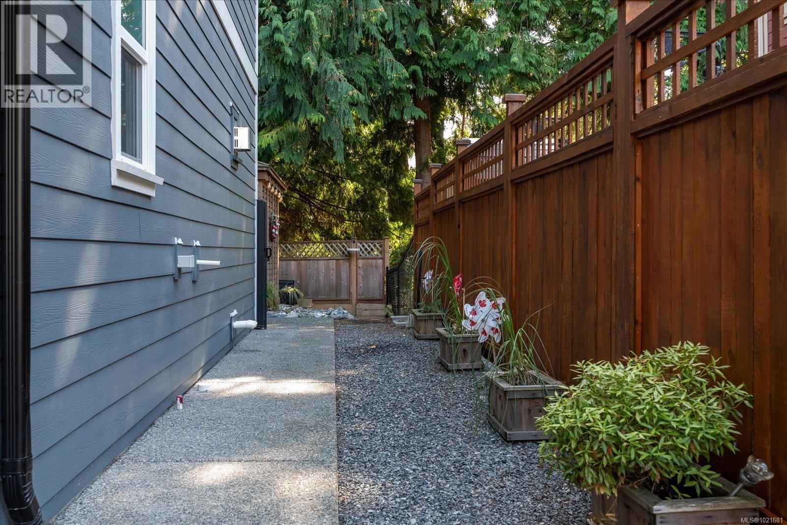 9048 Driftwood Dr, Chemainus, BC - Outdoor With Exterior