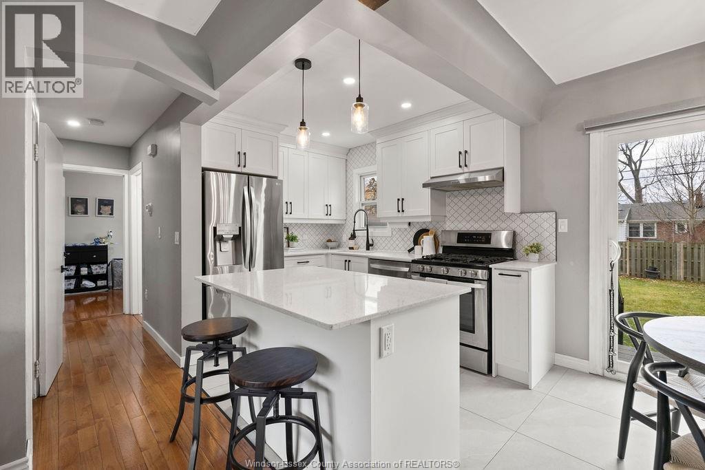 3095 Academy Drive, Windsor, ON - Indoor Photo Showing Kitchen With Stainless Steel Kitchen With Upgraded Kitchen