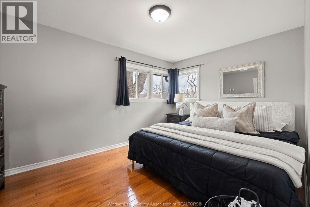 3095 Academy Drive, Windsor, ON - Indoor Photo Showing Bedroom