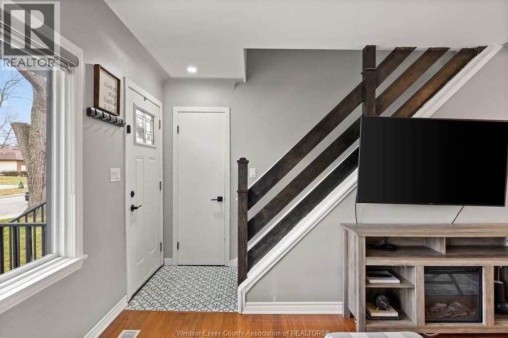 3095 Academy Drive, Windsor, ON - Indoor Photo Showing Other Room