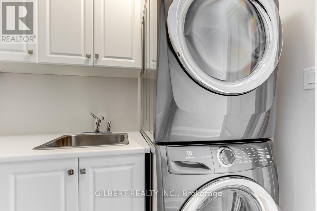 35A Marquette Avenue, Toronto, ON - Indoor Photo Showing Laundry Room