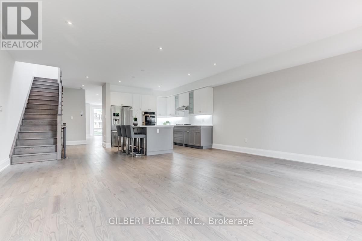 35A Marquette Avenue, Toronto, ON - Indoor