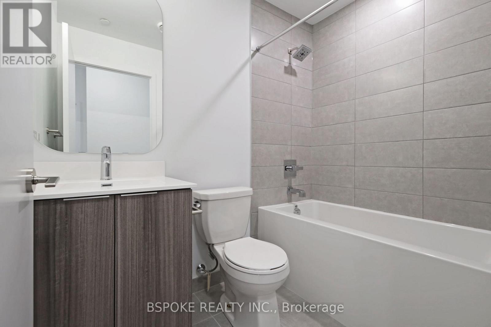 927 - 15 Richardson Street, Toronto, ON - Indoor Photo Showing Bathroom