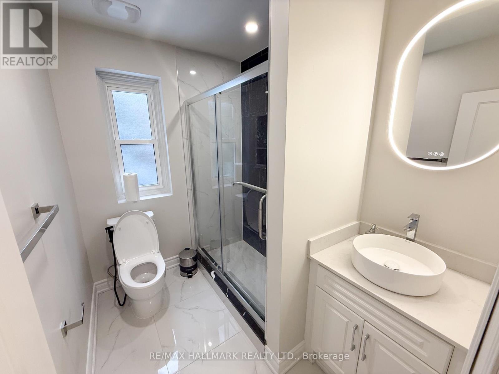Main - 82 Norden Crescent, Toronto, ON - Indoor Photo Showing Bathroom