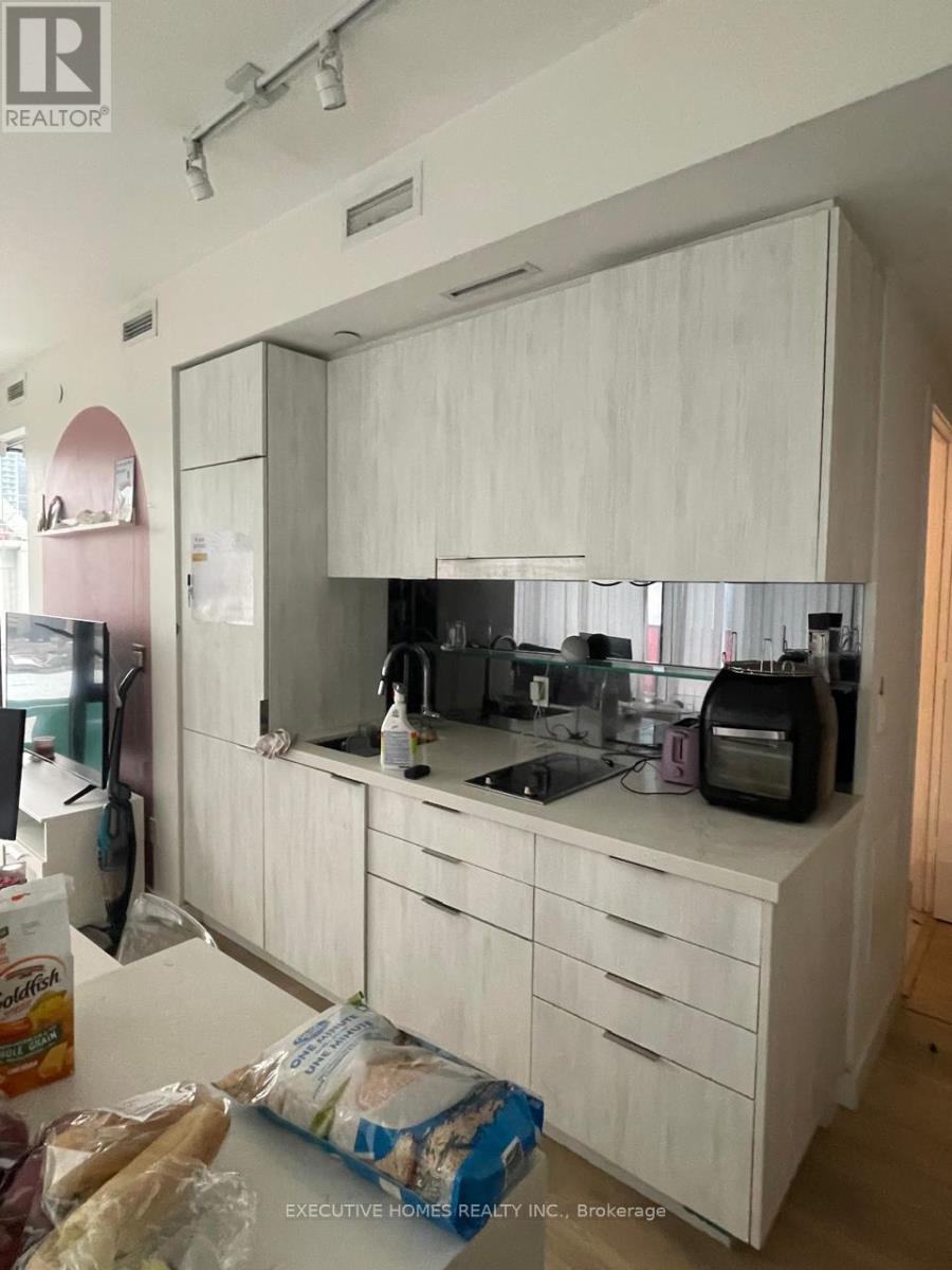 1208 - 215 Queen Street W, Toronto, ON - Indoor Photo Showing Kitchen