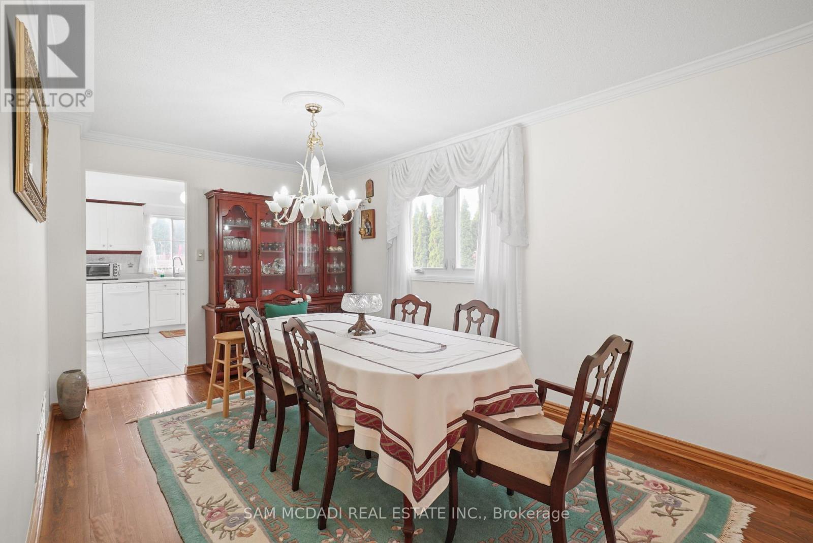 2005 Lady Di Court, Mississauga, ON - Indoor Photo Showing Dining Room