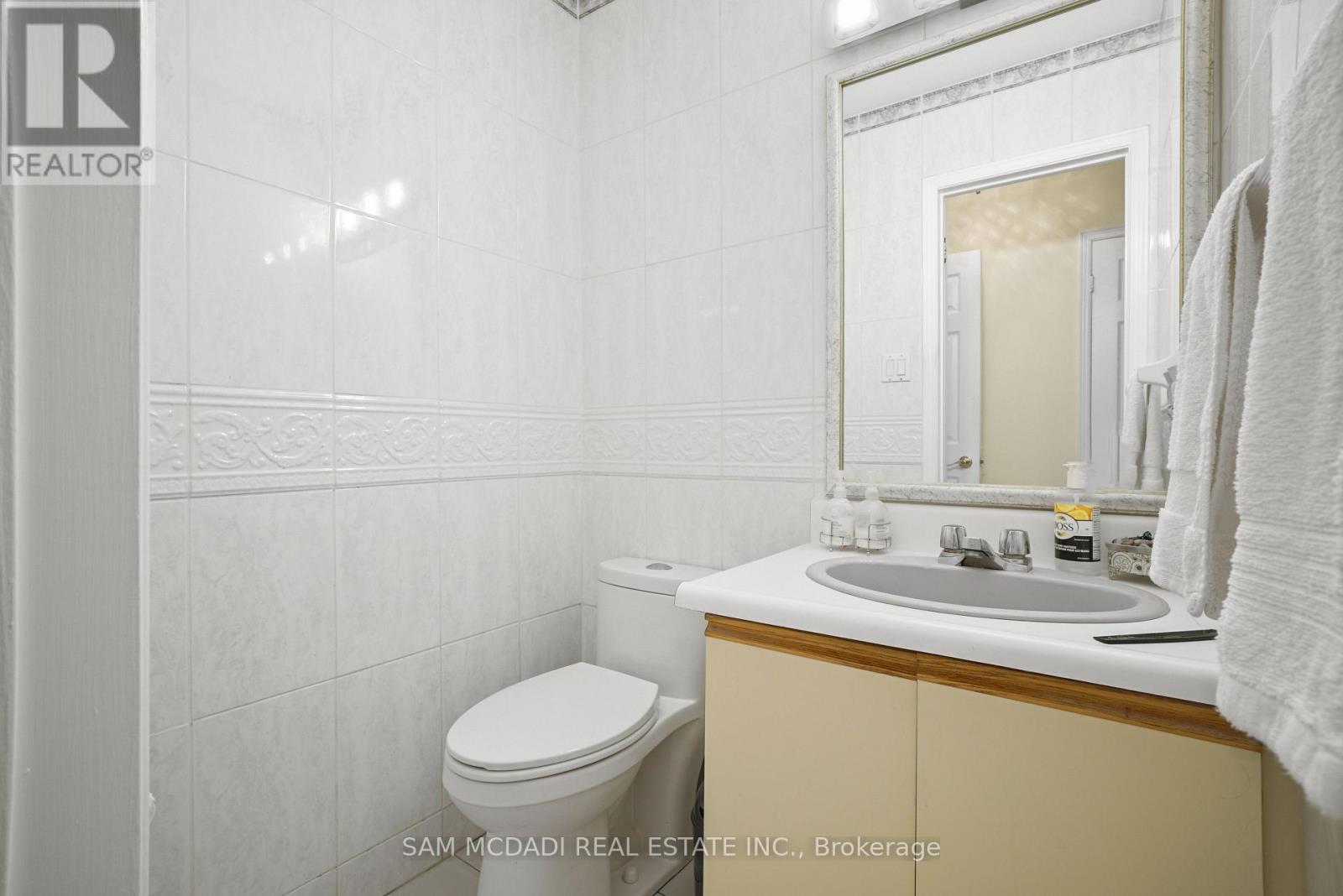 2005 Lady Di Court, Mississauga, ON - Indoor Photo Showing Bathroom