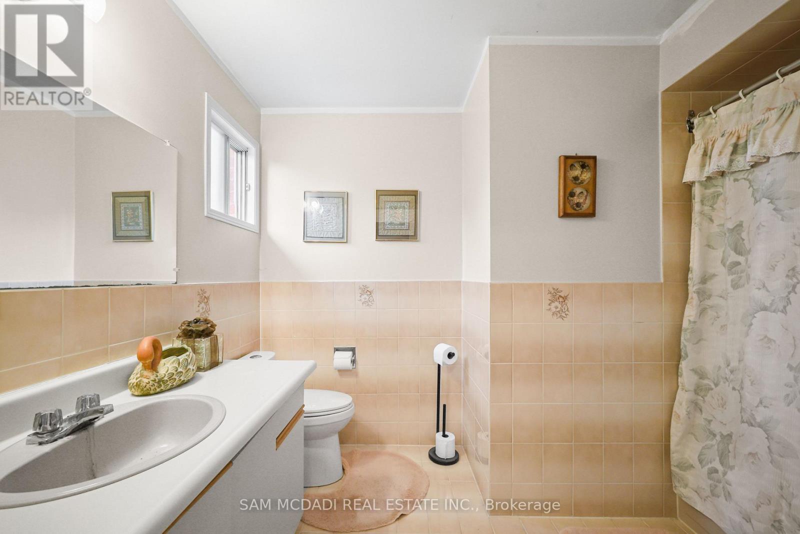 2005 Lady Di Court, Mississauga, ON - Indoor Photo Showing Bathroom