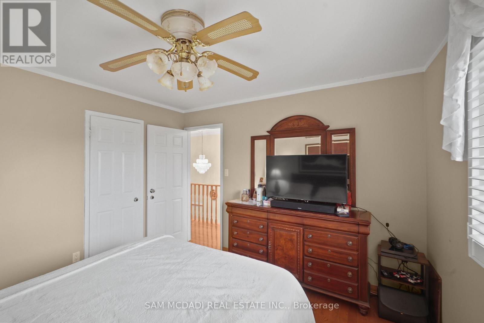2005 Lady Di Court, Mississauga, ON - Indoor Photo Showing Bedroom