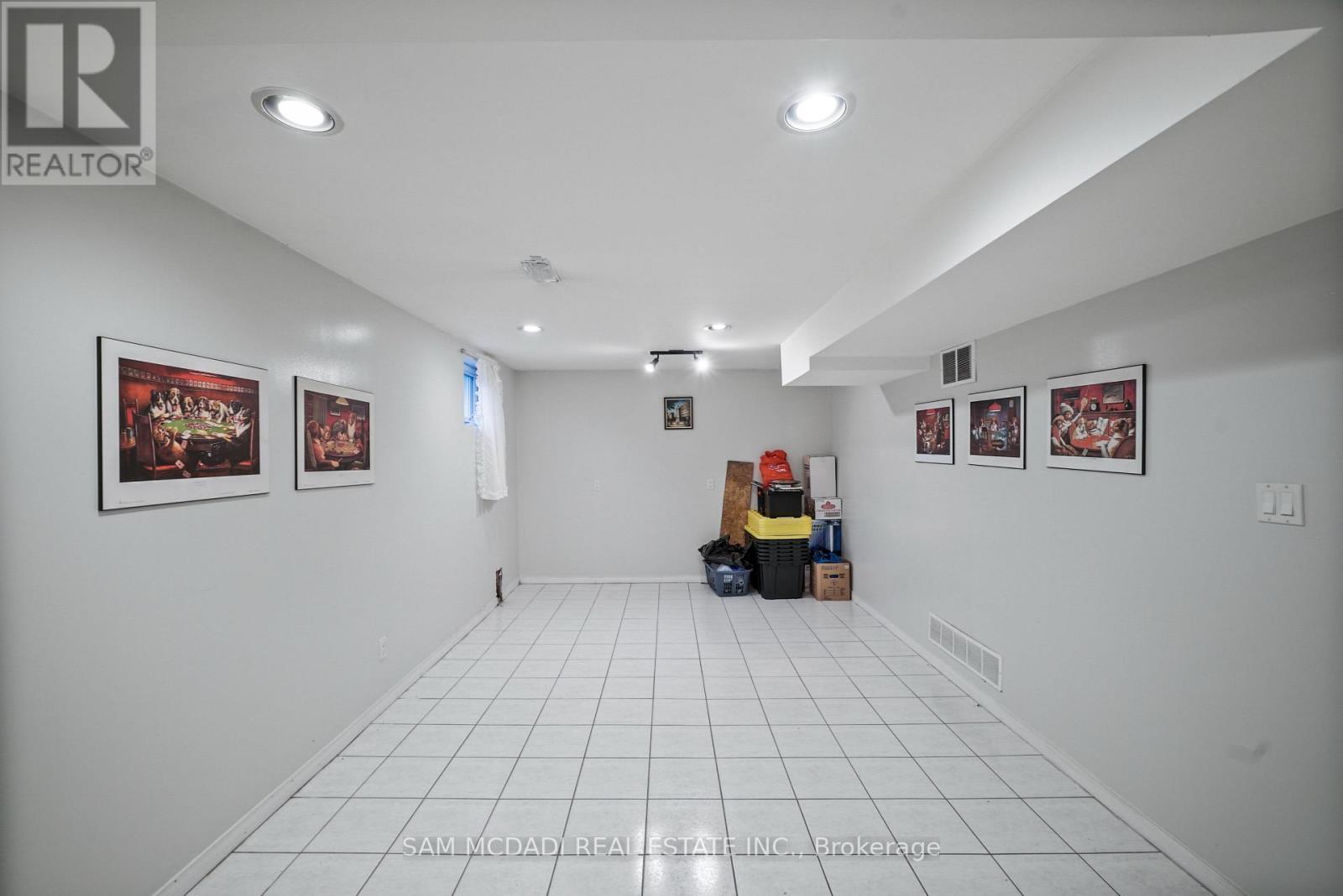 2005 Lady Di Court, Mississauga, ON - Indoor