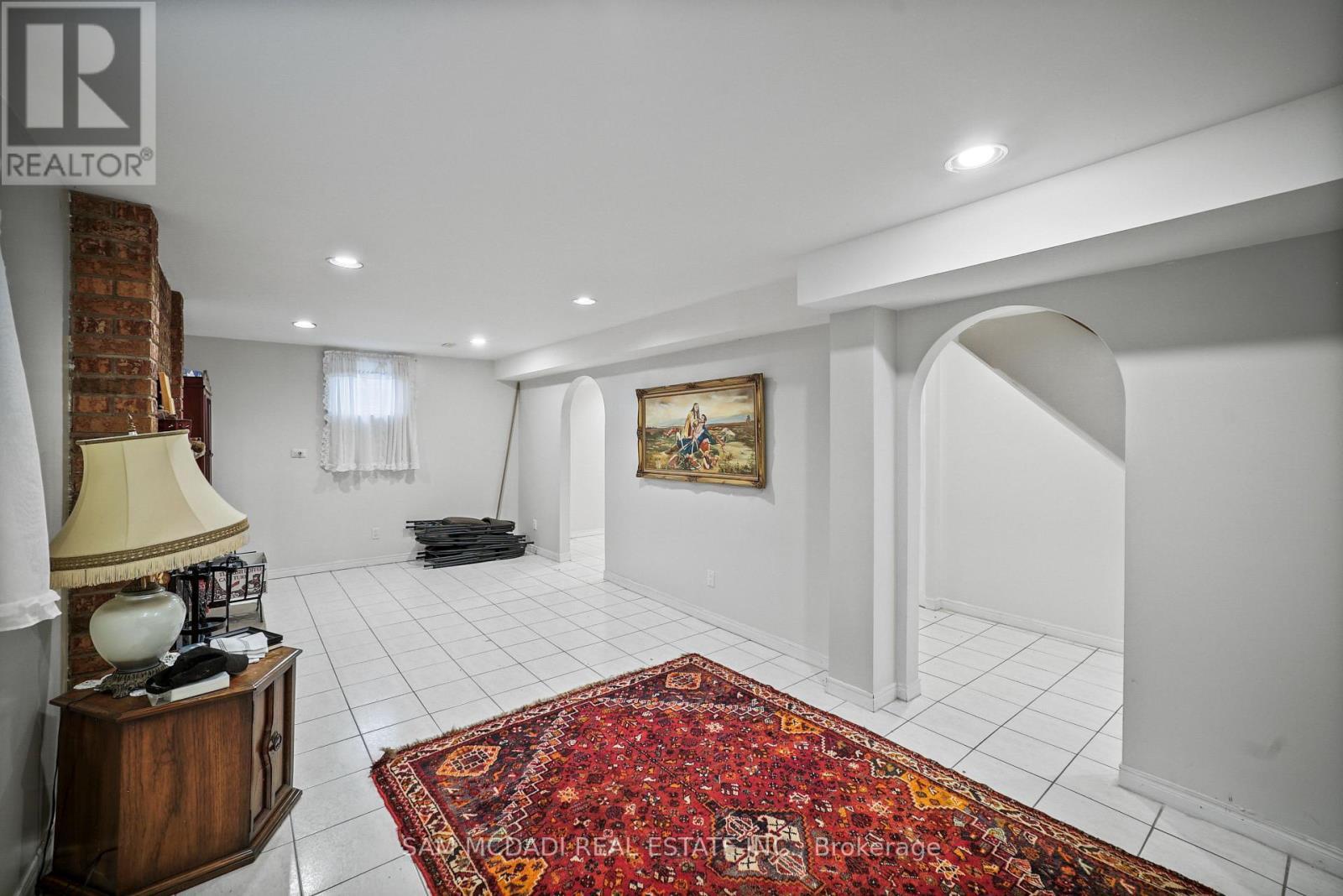 2005 Lady Di Court, Mississauga, ON - Indoor