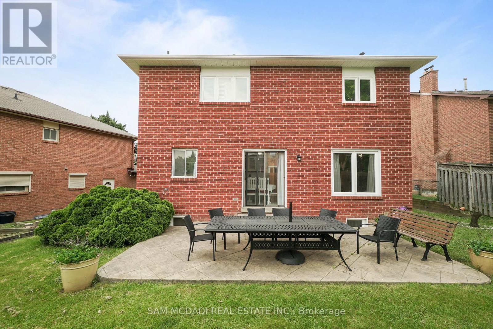 2005 Lady Di Court, Mississauga, ON - Outdoor With Exterior