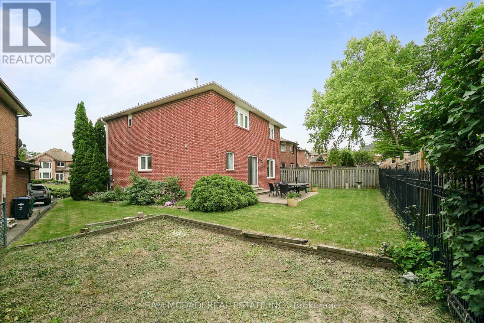 2005 Lady Di Court, Mississauga, ON - Outdoor With Exterior