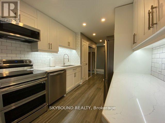 2 - 163 Riverside Drive, Toronto, ON - Indoor Photo Showing Kitchen