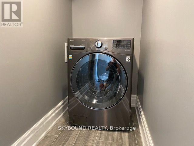 2 - 163 Riverside Drive, Toronto, ON - Indoor Photo Showing Laundry Room