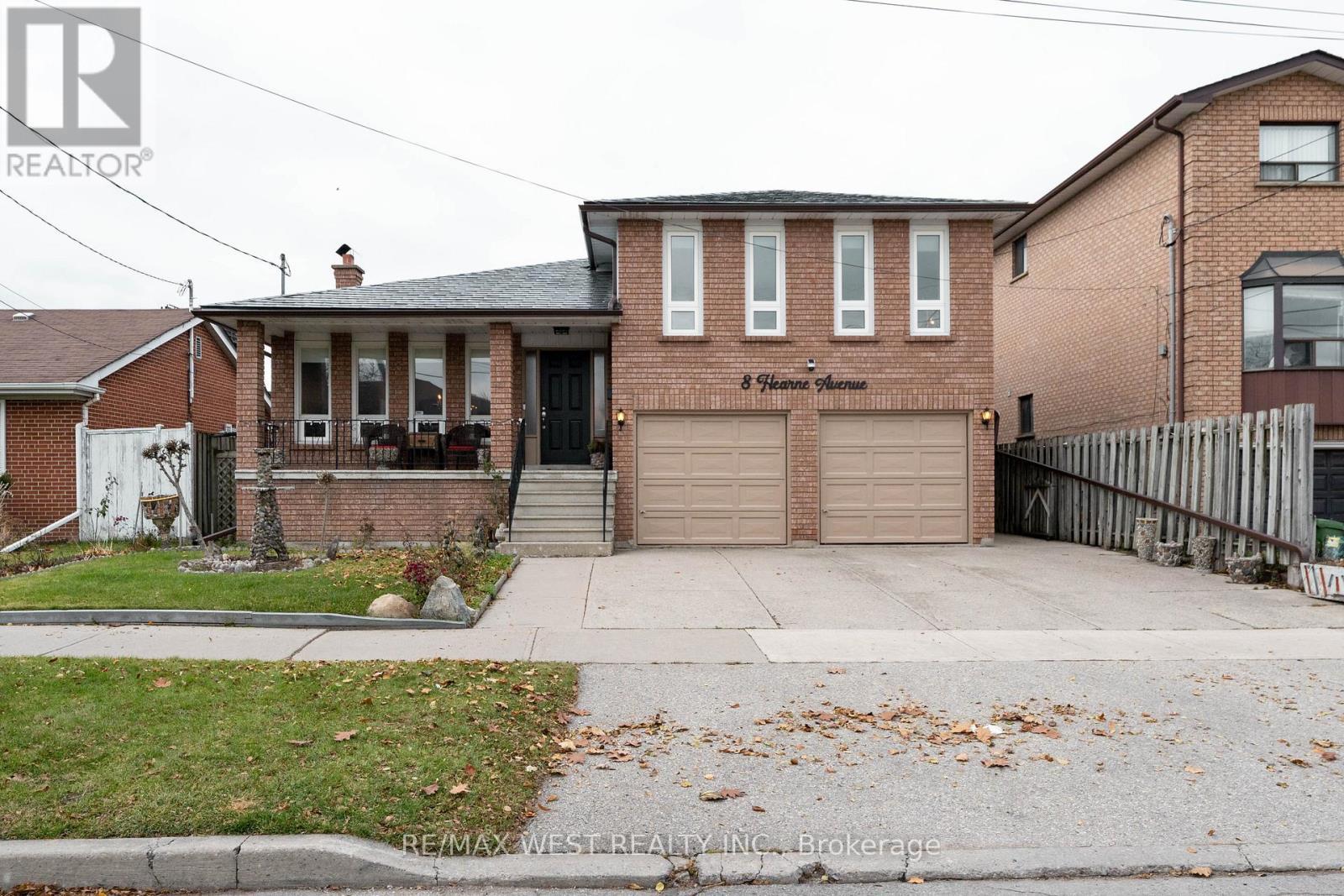 8 Hearne Avenue, Toronto, ON - Outdoor