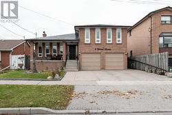 8 HEARNE AVENUE Toronto, ON M6L 3B8