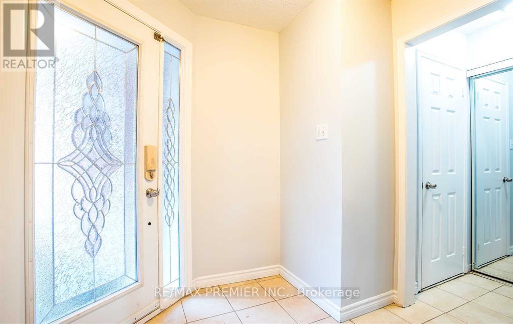 67 Sal Circle, Brampton, ON - Indoor Photo Showing Other Room