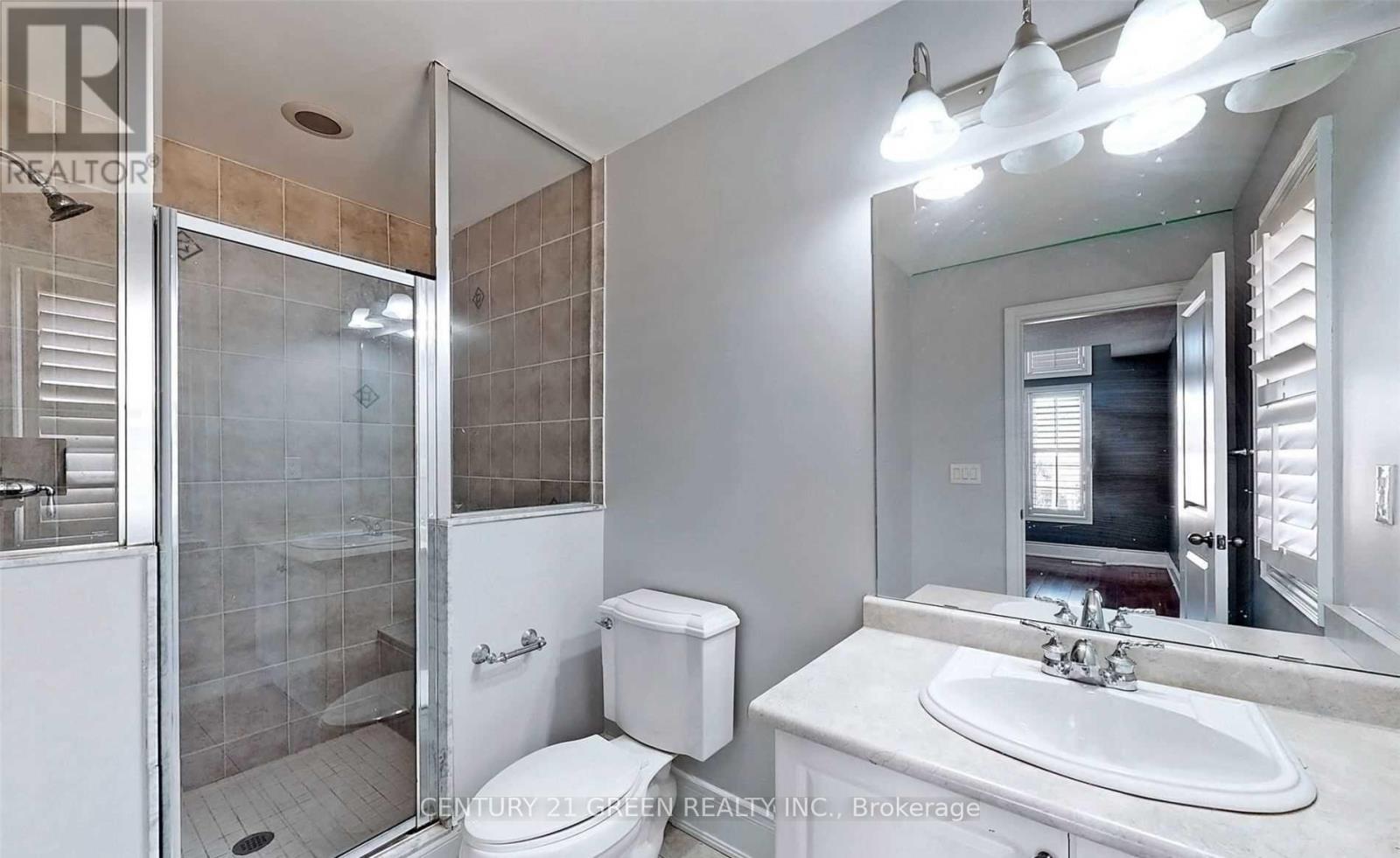8 Pasadena Avenue, Brampton, ON - Indoor Photo Showing Bathroom