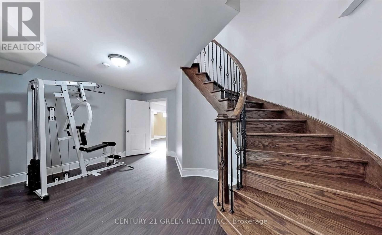 8 Pasadena Avenue, Brampton, ON - Indoor