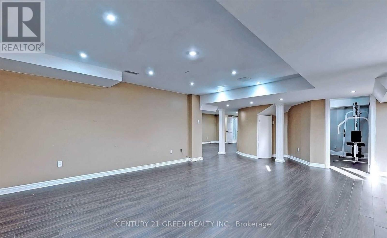 8 Pasadena Avenue, Brampton, ON - Indoor Photo Showing Other Room