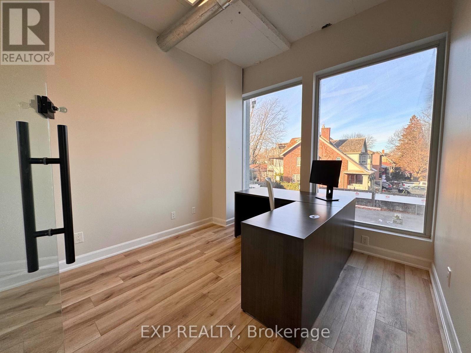 212 - 230 Lakeshore Road E, Mississauga, ON