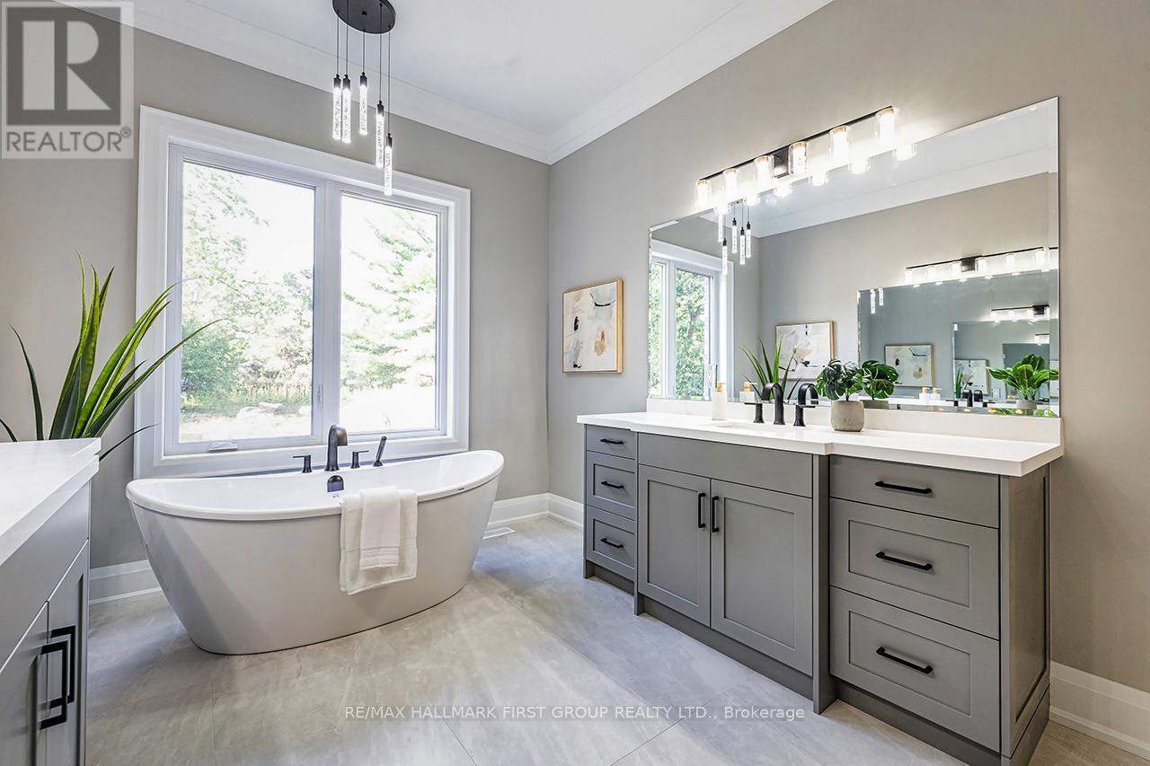 10 Philips Road, Whitby, ON - Indoor Photo Showing Bathroom