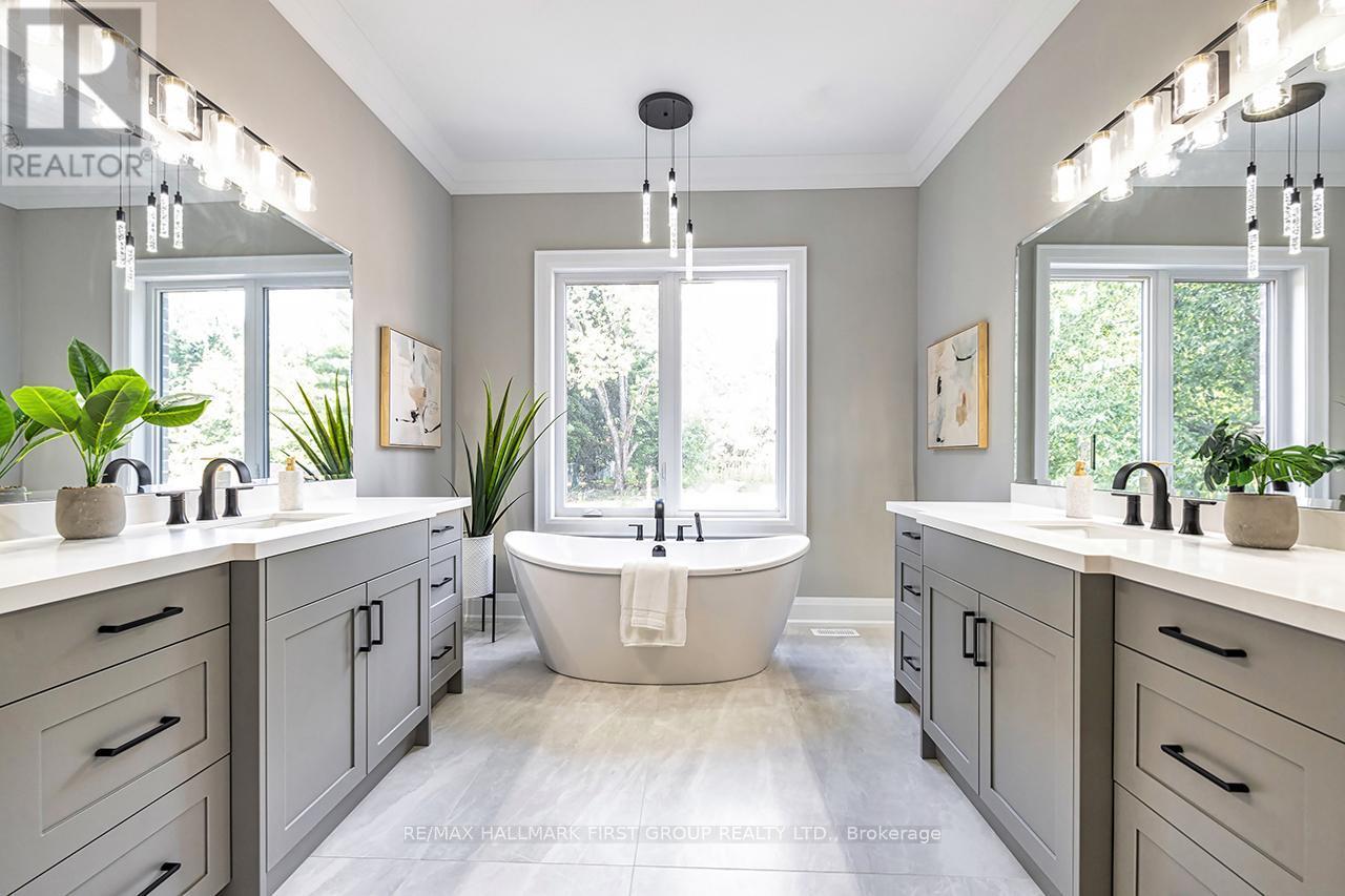 10 Philips Road, Whitby, ON - Indoor Photo Showing Bathroom