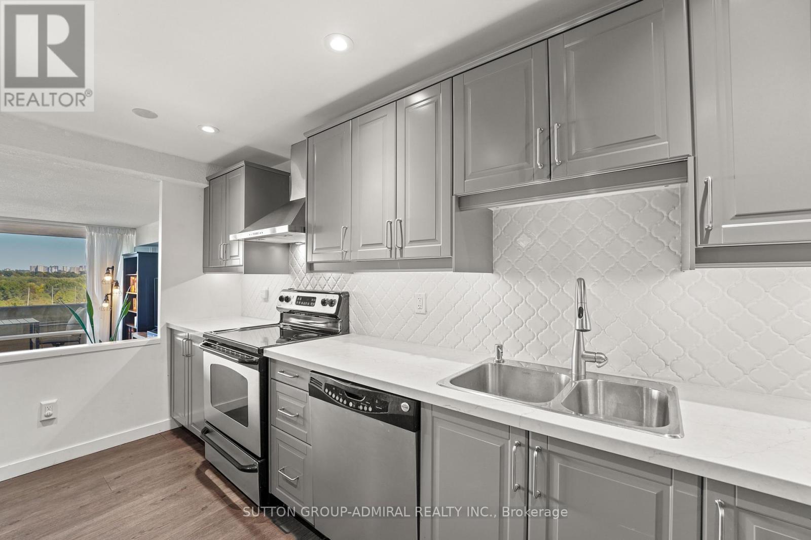 1001 - 270 Scarlett Road, Toronto, ON - Indoor Photo Showing Kitchen With Double Sink