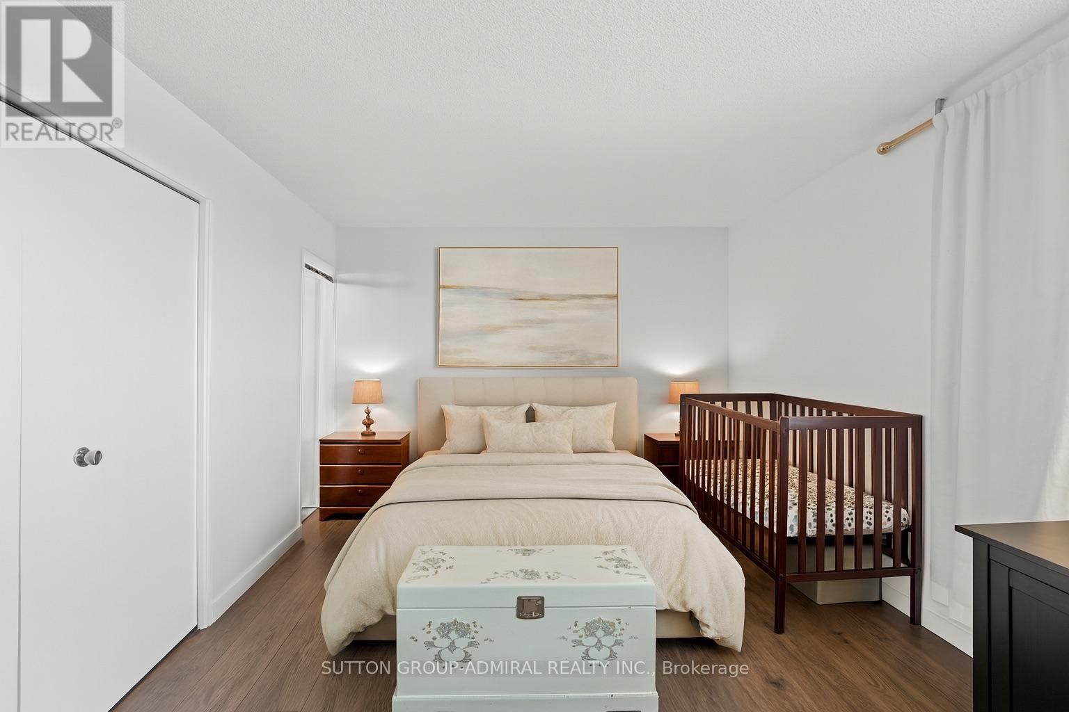 1001 - 270 Scarlett Road, Toronto, ON - Indoor Photo Showing Bedroom