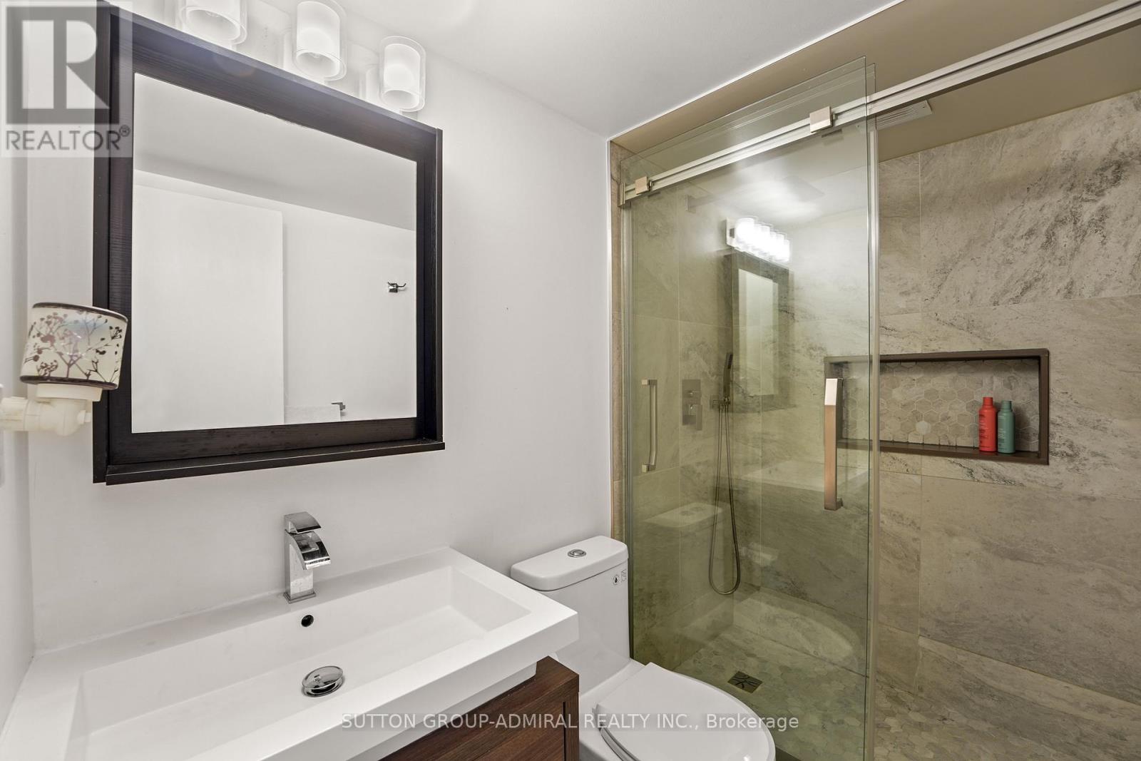 1001 - 270 Scarlett Road, Toronto, ON - Indoor Photo Showing Bathroom