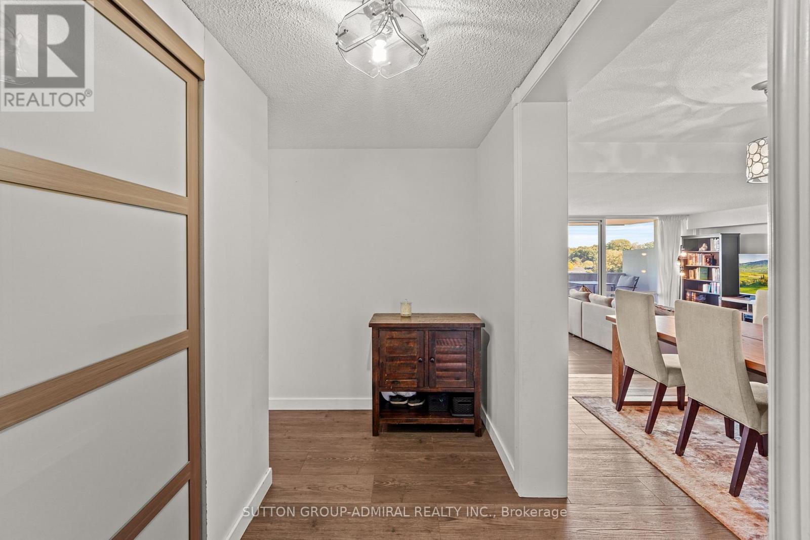 1001 - 270 Scarlett Road, Toronto, ON - Indoor Photo Showing Other Room