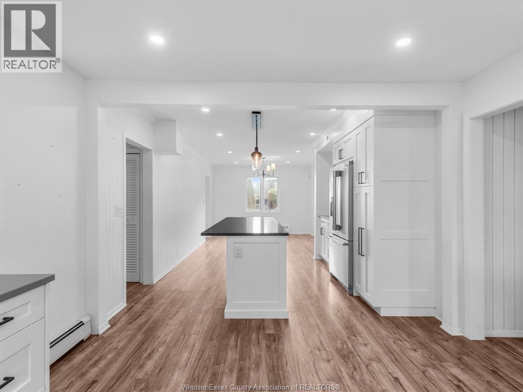 13050 Riverside Drive East, Tecumseh, ON - Indoor Photo Showing Kitchen