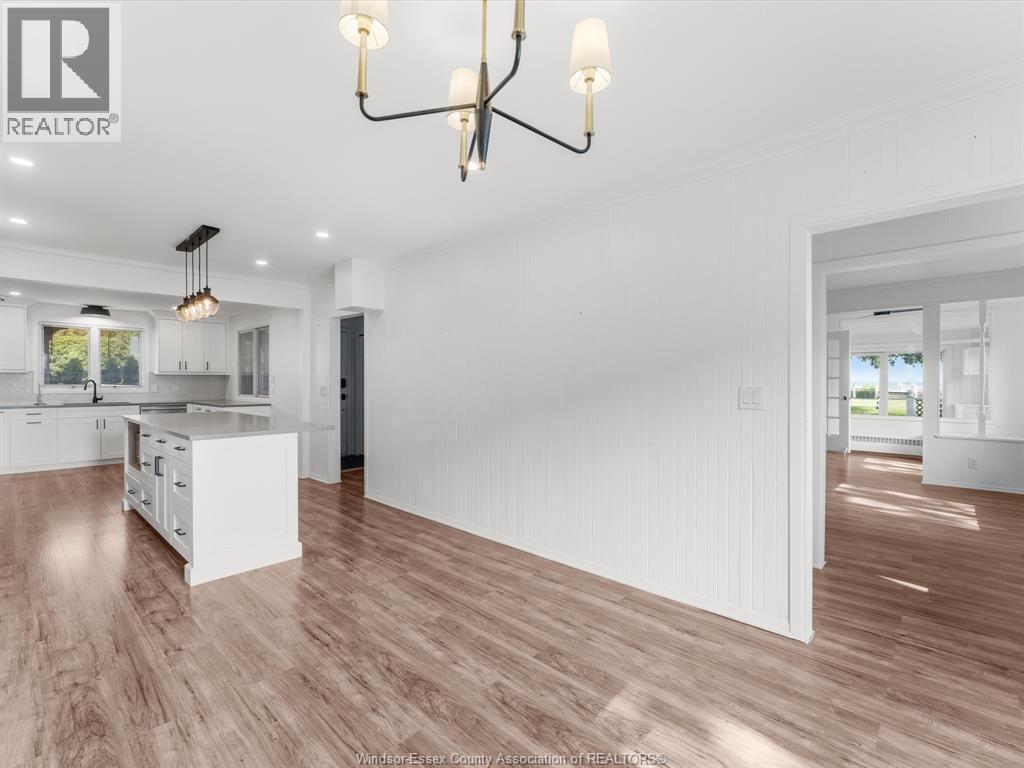 13050 Riverside Drive East, Tecumseh, ON - Indoor Photo Showing Kitchen
