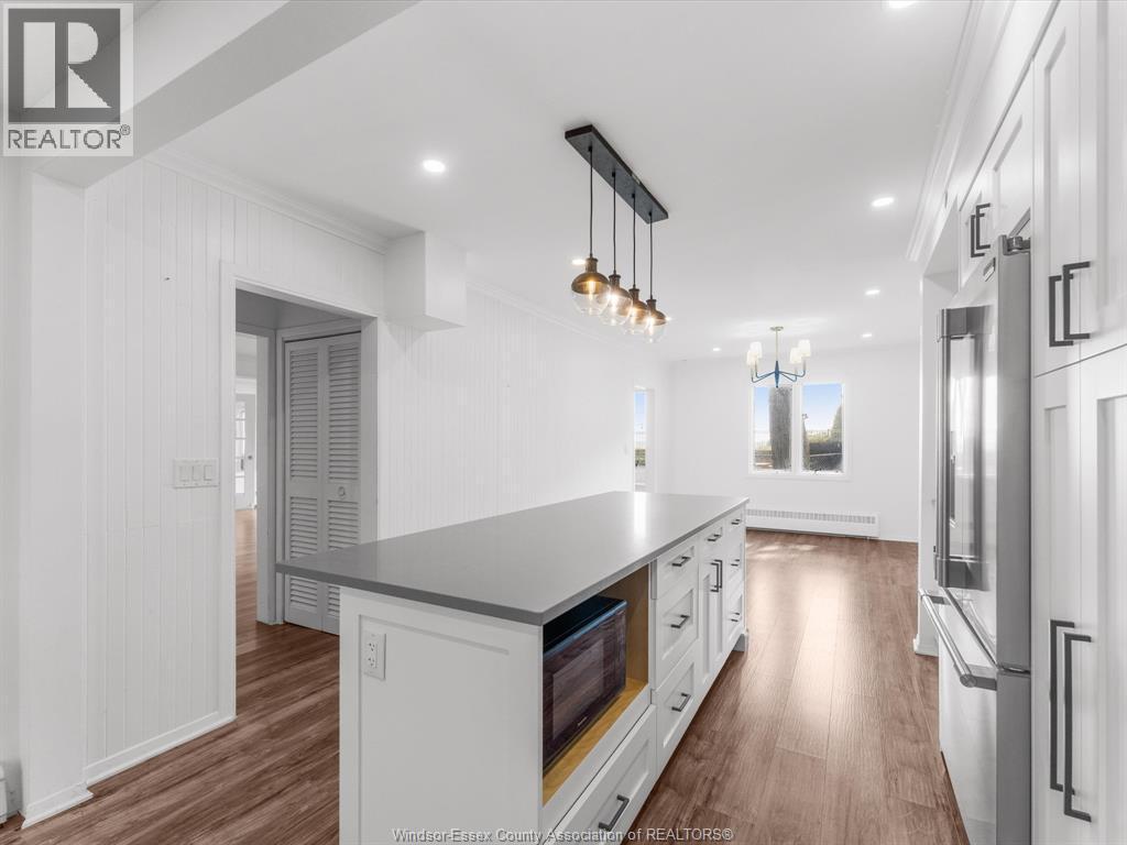 13050 Riverside Drive East, Tecumseh, ON - Indoor Photo Showing Kitchen