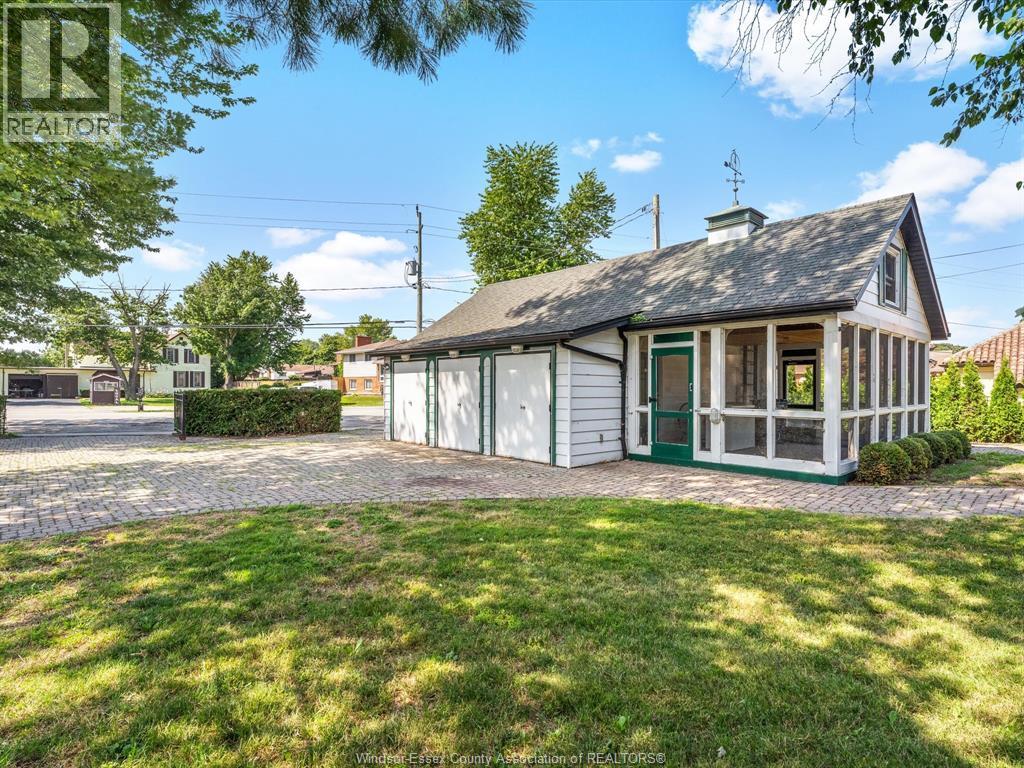 13050 Riverside Drive East, Tecumseh, ON - Outdoor