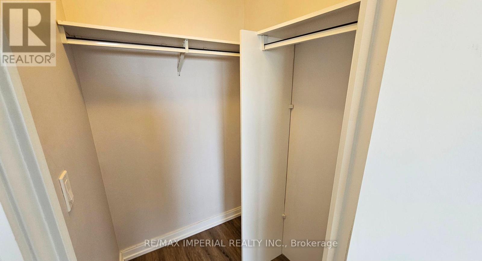 1215 - 181 Village Green Square, Toronto, ON - Indoor